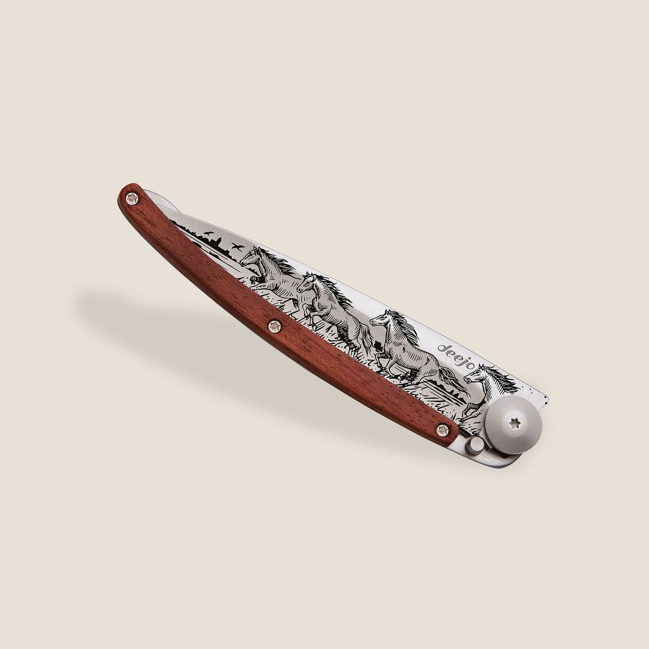 knife.bg-Джобен Нож Deejo 37g Coral Wood Wild Horses - Ултралек Сгъваем Нож с Коралово Дърво и Гравиран Мотив-2 Deejo Сгъваем Нож с Коралово Дърво