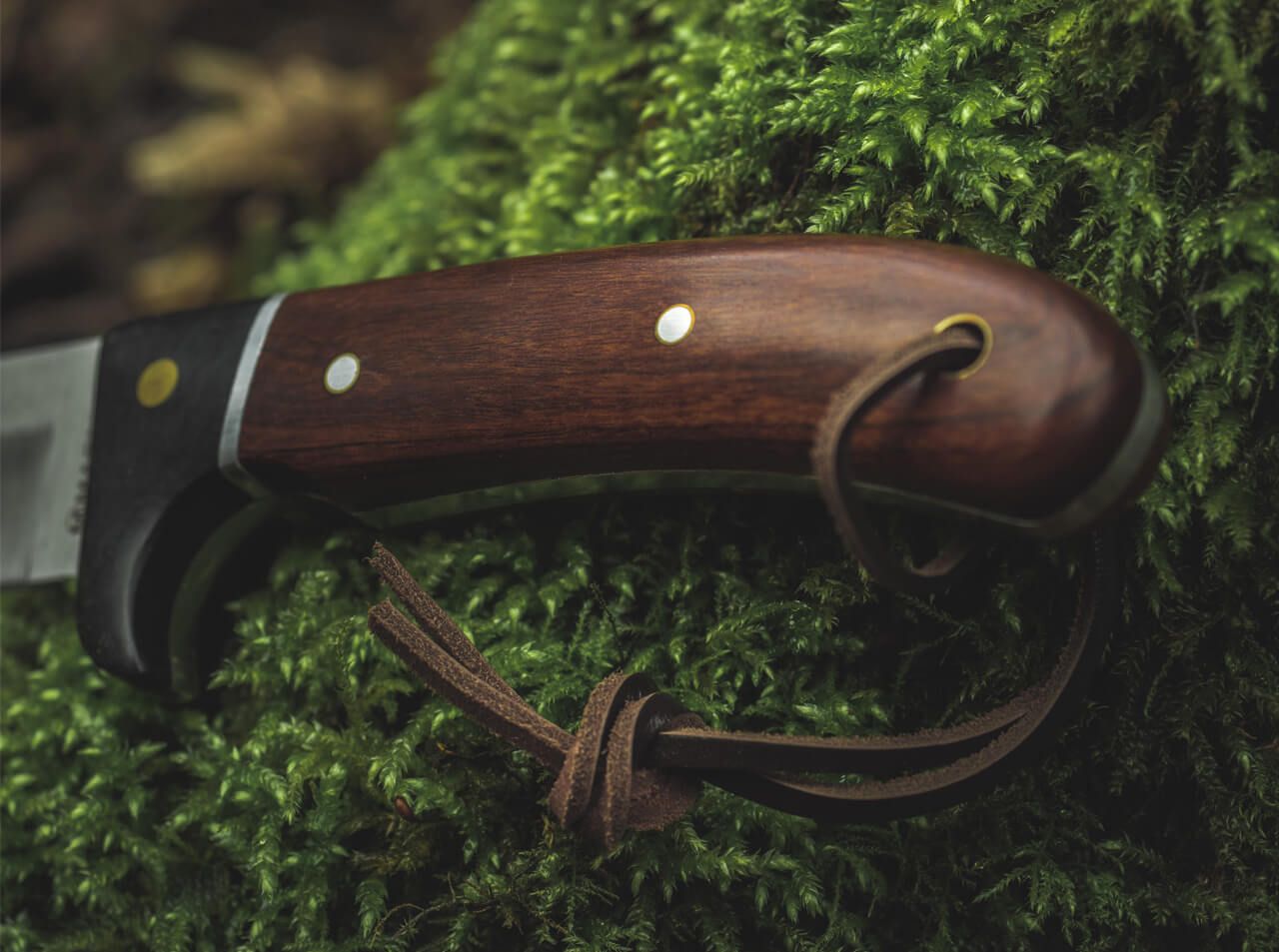 knife.bg-Туристически нож Boker Magnum Elk Hunter Special с фиксирано острие и кожена кания 4 Туристически нож Boker Magnum Elk Hunter Special
