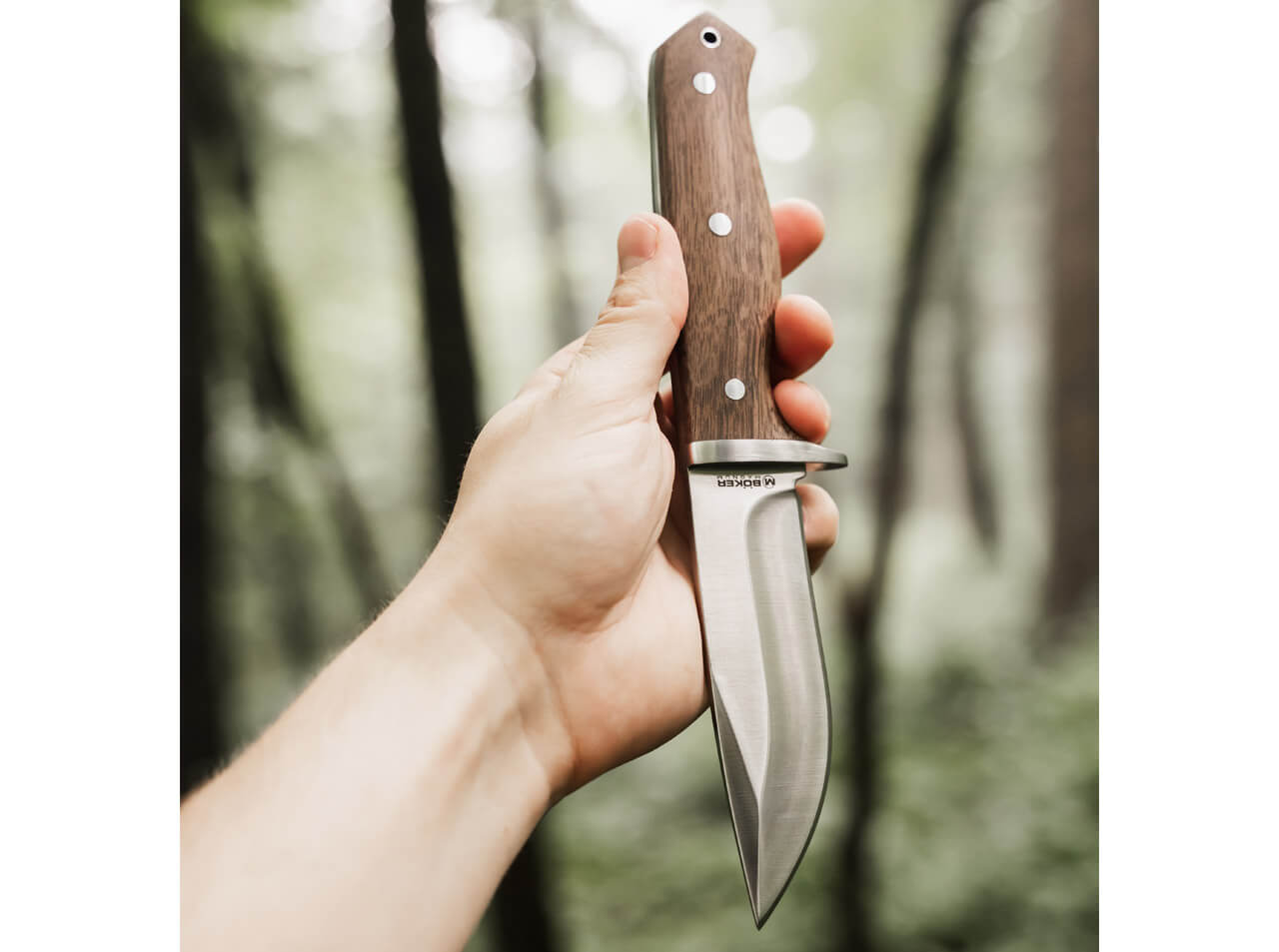 knife.bg-Туристически нож с фиксирано острие Boker Magnum Walnut Drop - 440A стомана и орехова дръжка 5 туристически нож Boker Magnum с дървена дръжка