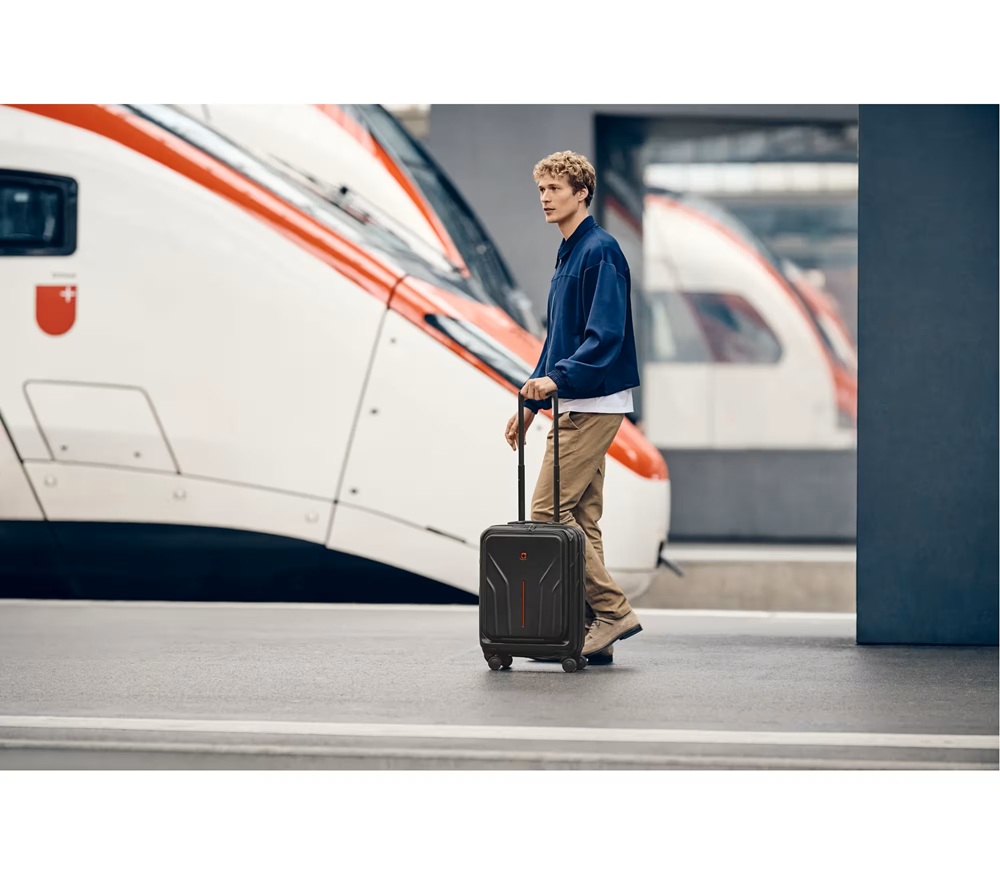 Куфар Wenger Amplix Carry-On 36 литра черен – Wenger Куфар Wenger Amplix Carry-On 36 литра черен – Wenger