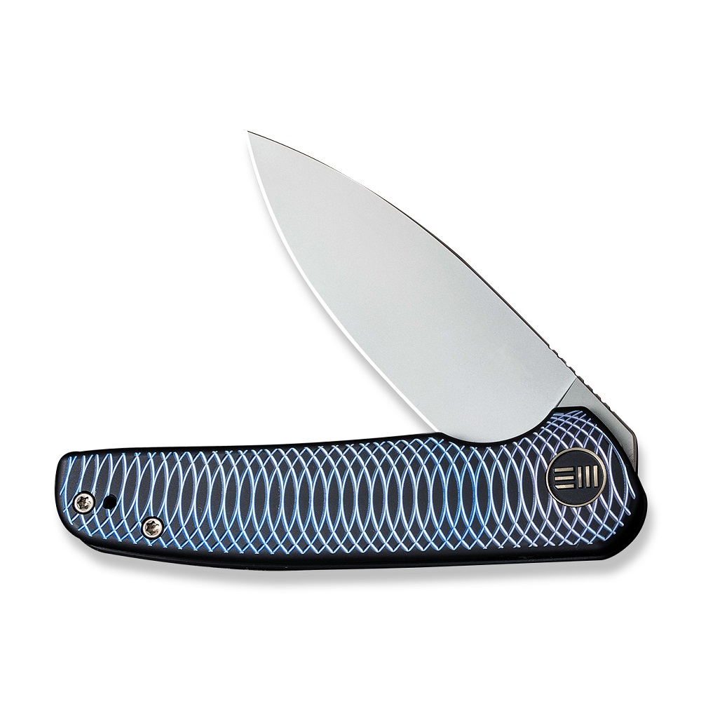 Джобен нож WE Knife Shakan с титаниева черно-синя дръжка и CPM 20CV стомана Джобен нож WE Knife Shakan с титаниева черно-синя дръжка и CPM 20CV стомана