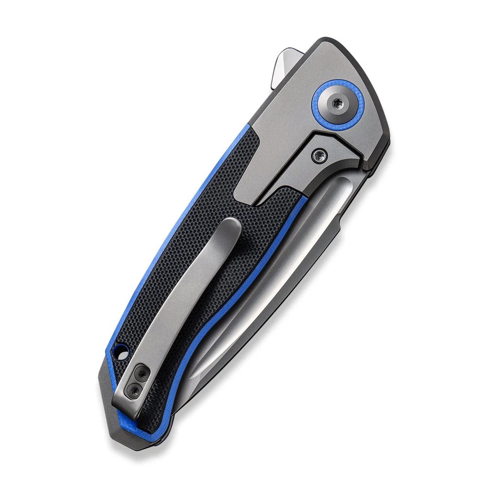 Джобен нож WE Knife Press Check с титаниева сива и черно-синя G10 дръжка и CPM 20CV стомана Джобен нож WE Knife Press Check с титаниева сива и черно-синя G10 дръжка и CPM 20CV стомана