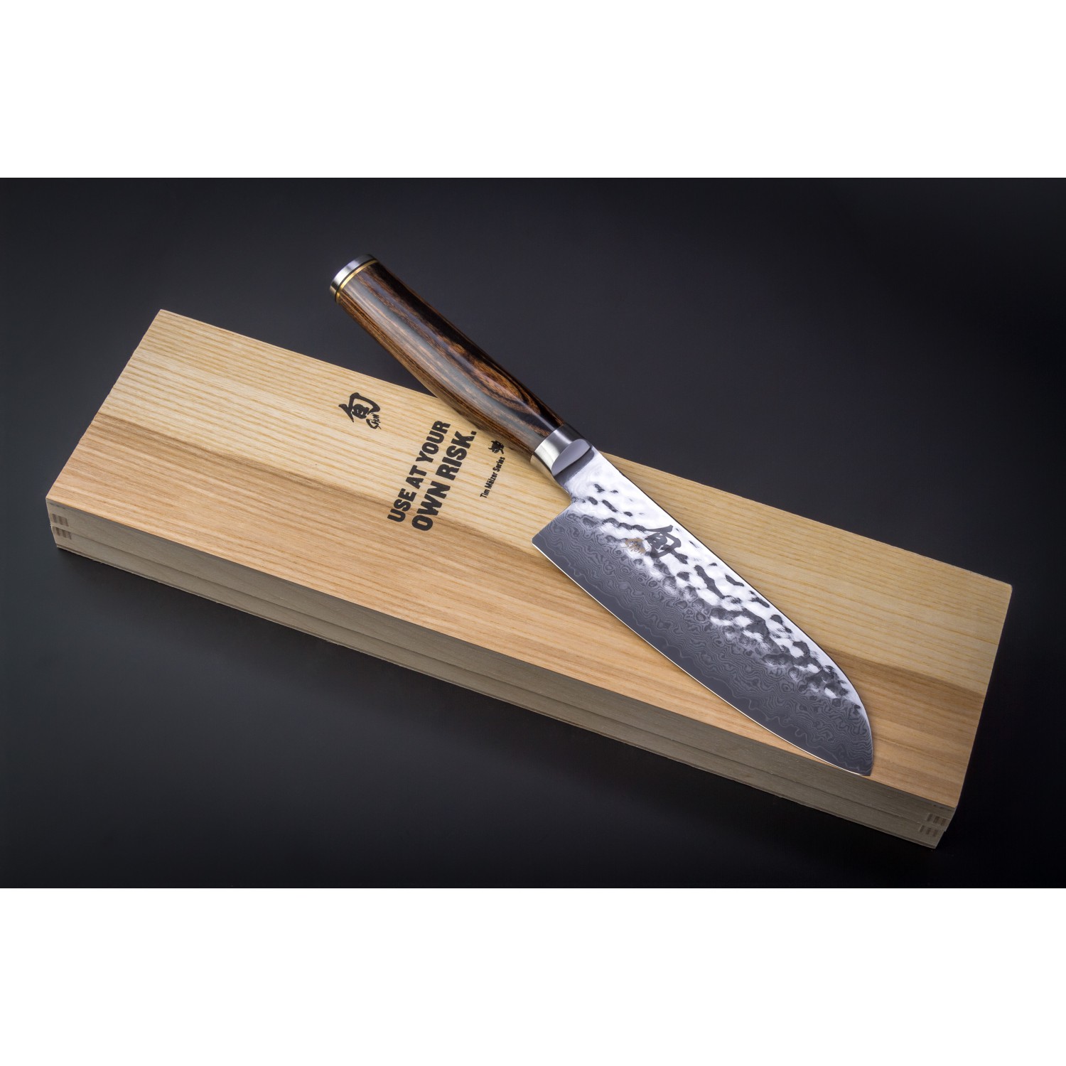 Кухненски нож KAI Santoku Shun Premier TDM-1727 14 см Кухненски нож KAI Santoku Shun Premier TDM-1727 14 см